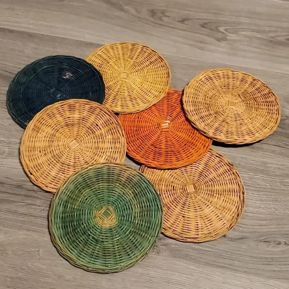 GUC Vintage Wicker Set of 7 Hot Discs
